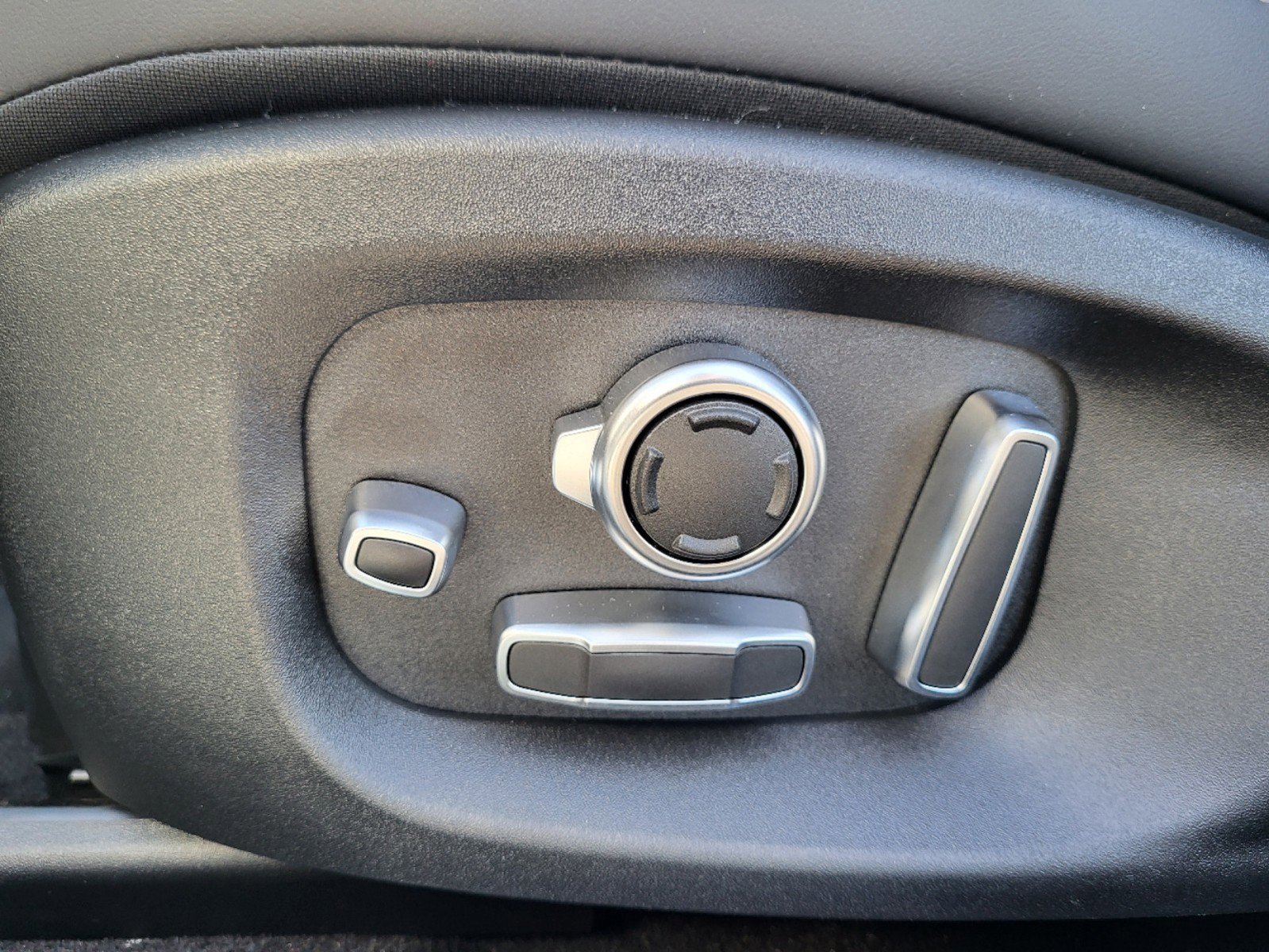 New 2024 Jaguar I-PACE R-Dynamic HSE image 11