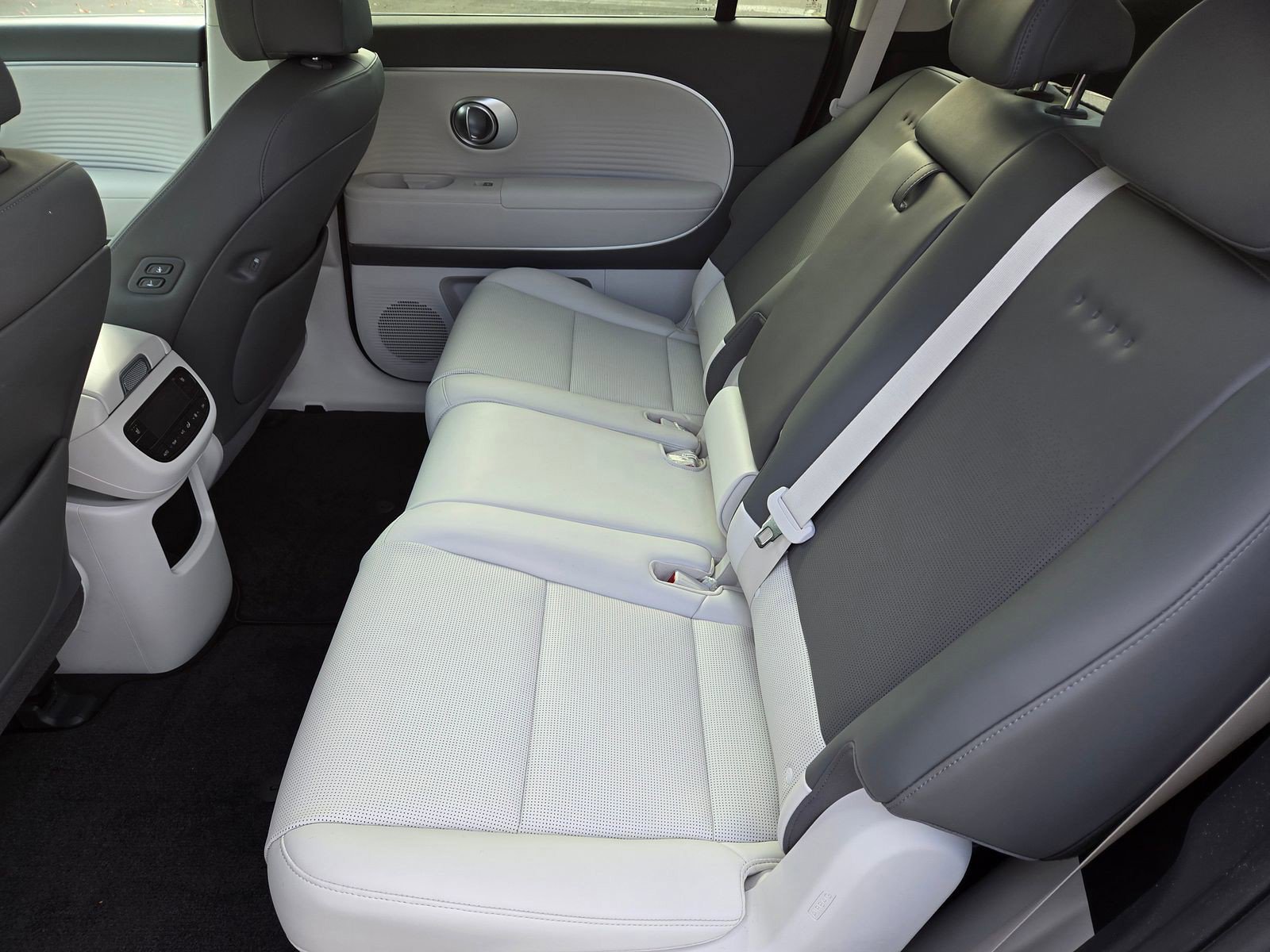 New 2026 Hyundai Ioniq 9 SEL image 11