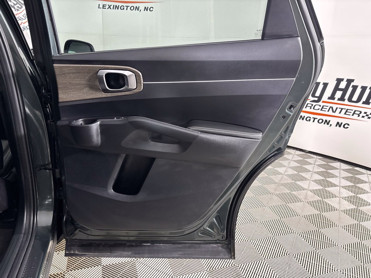 Used 2023 Kia Sorento S w/ Panoramic Sunroof Package AWD/4WD image 27