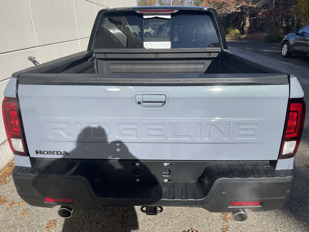 New 2026 Honda Ridgeline Black Edition image 9