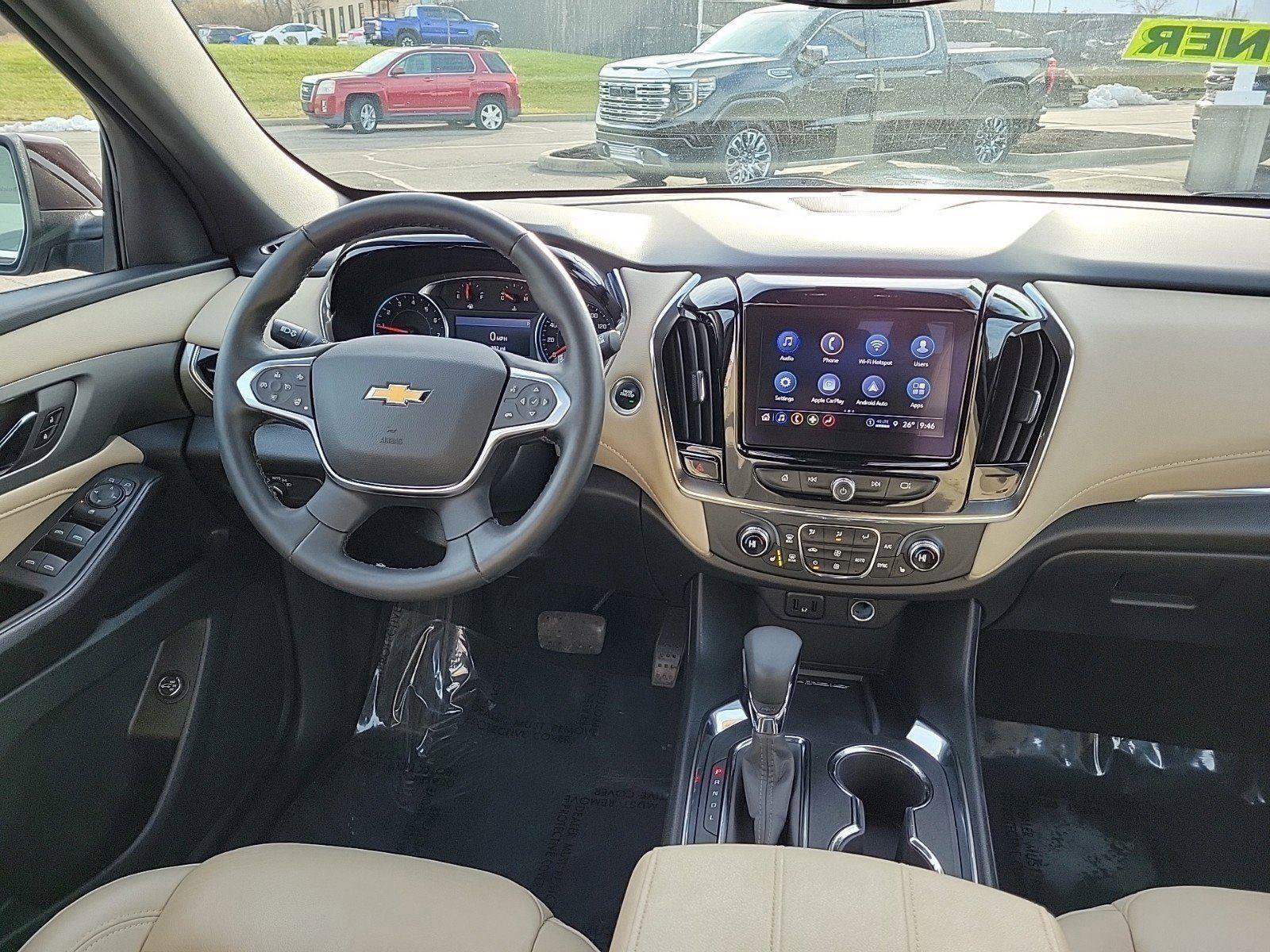 Used 2023 Chevrolet Traverse LT image 9