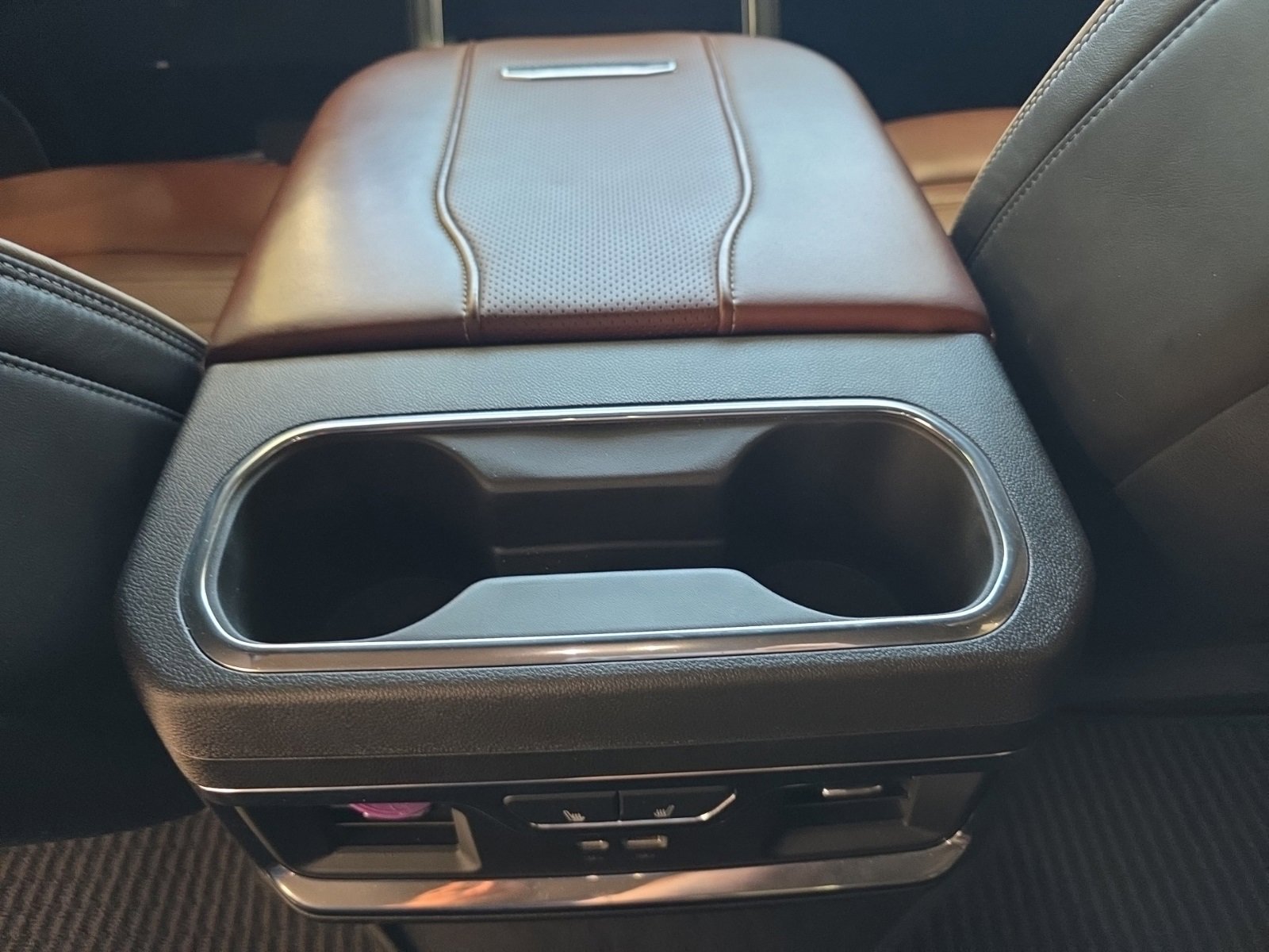 Used 2024 GMC Sierra 2500 Denali Ultimate w/ Max Trailering Package image 38