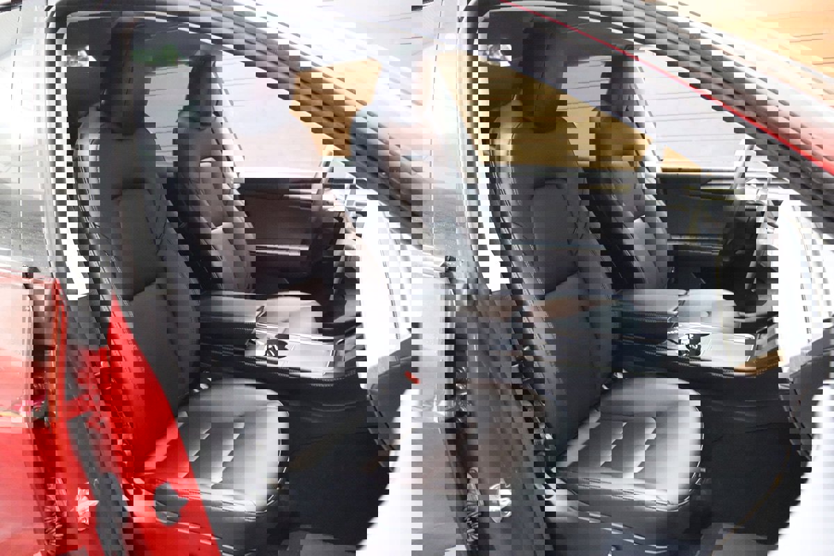 Used 2022 Tesla Model Y Long Range image 31