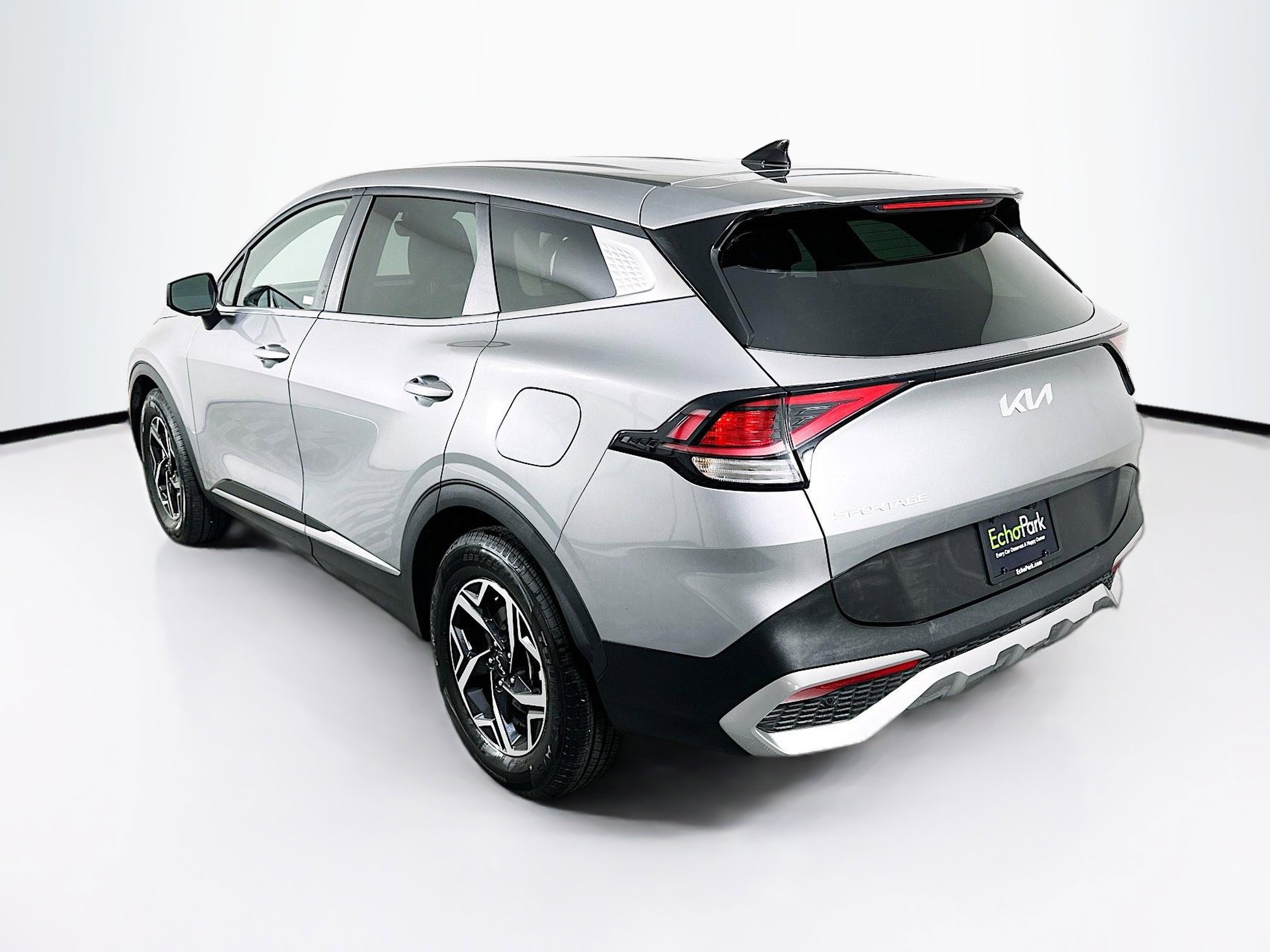 Used 2025 Kia Sportage LX image 5