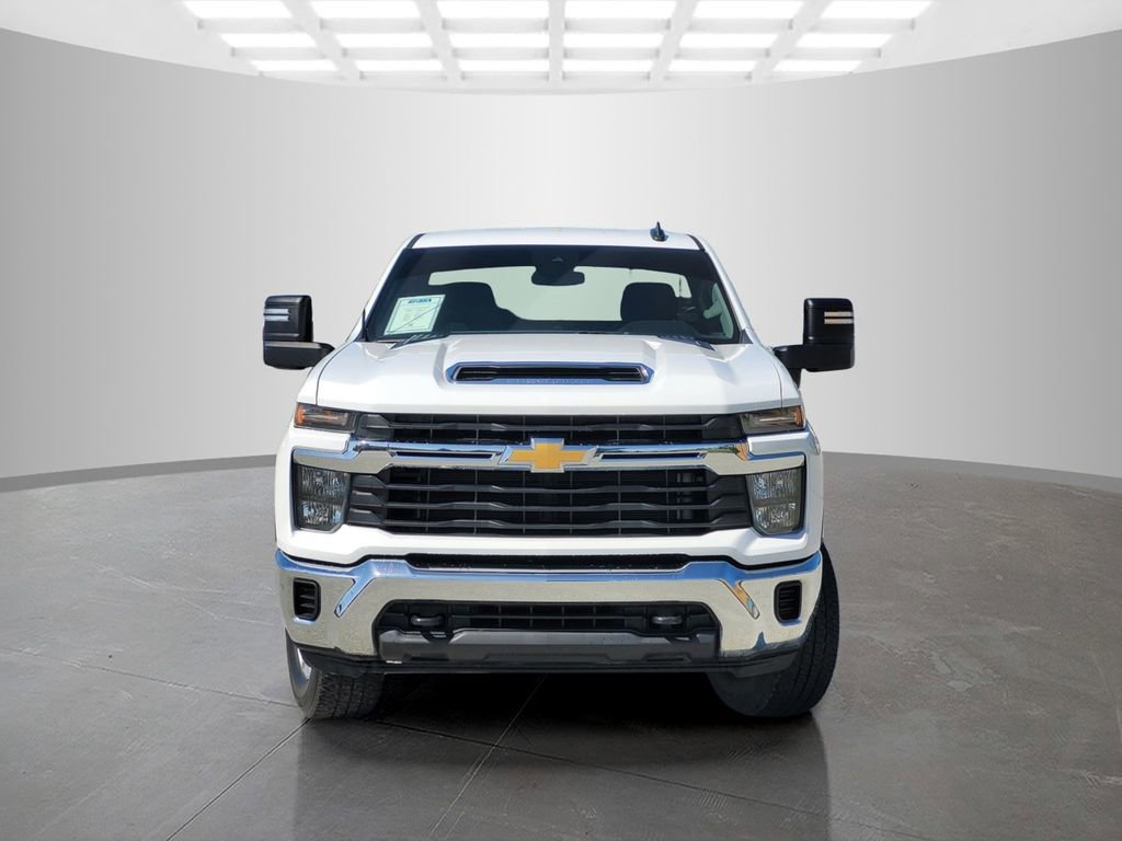 Used 2024 Chevrolet Silverado 2500 LT AWD/4WD image 2