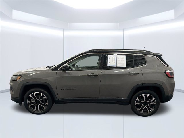 Used 2022 Jeep Compass Limited AWD/4WD image 2