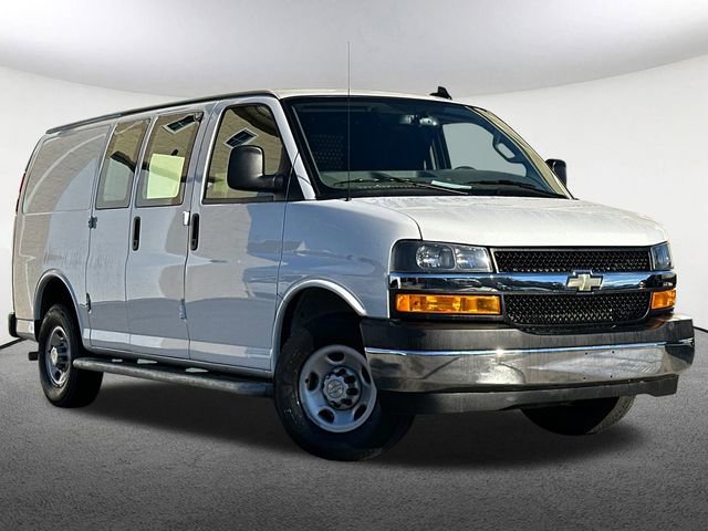 Used 2024 Chevrolet Express 2500 w/ Driver Convenience Package image 2