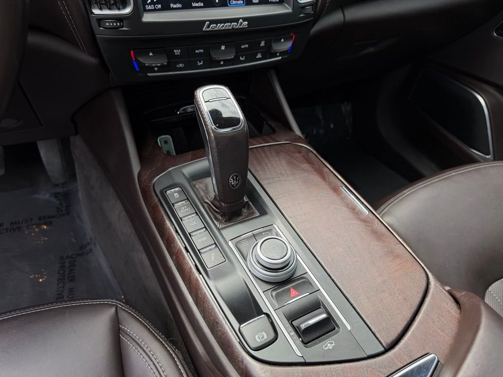 Used 2019 Maserati Levante GranLusso AWD/4WD image 24