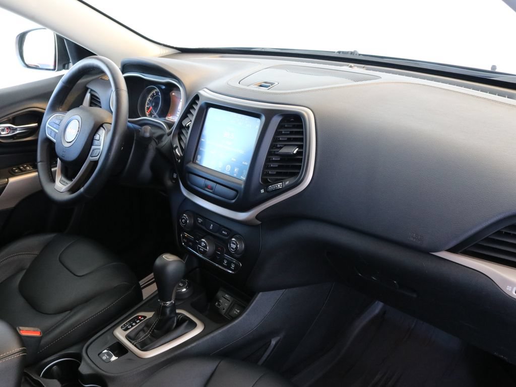 Used 2017 Jeep Cherokee Limited AWD/4WD image 39