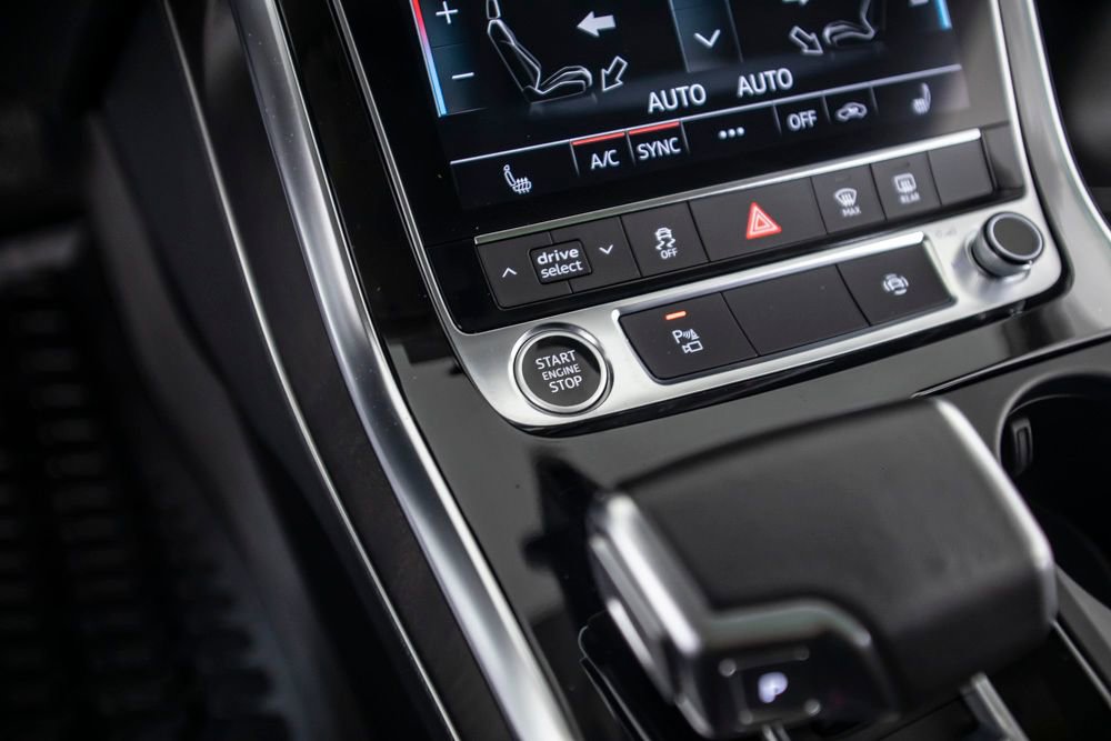 Used 2023 Audi Q8 Premium AWD/4WD image 35