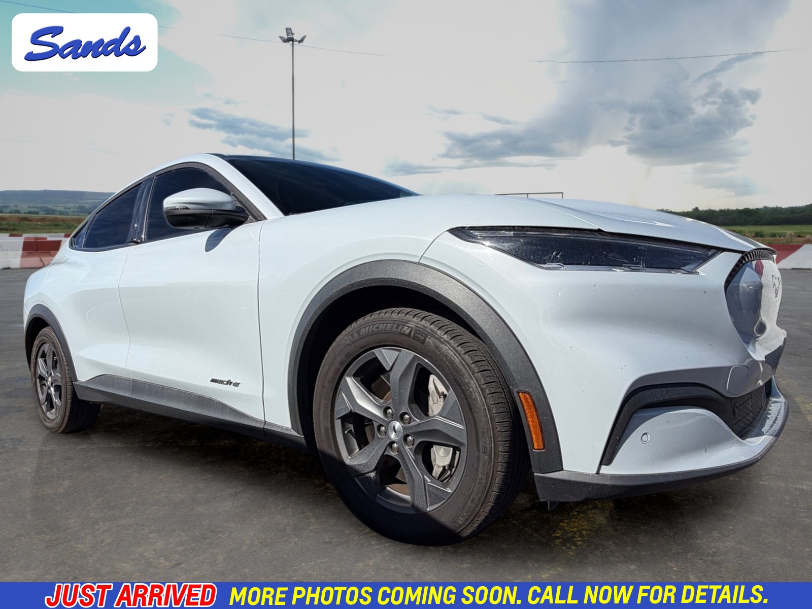 Used 2021 Ford Mustang Mach-E Select RWD image 1