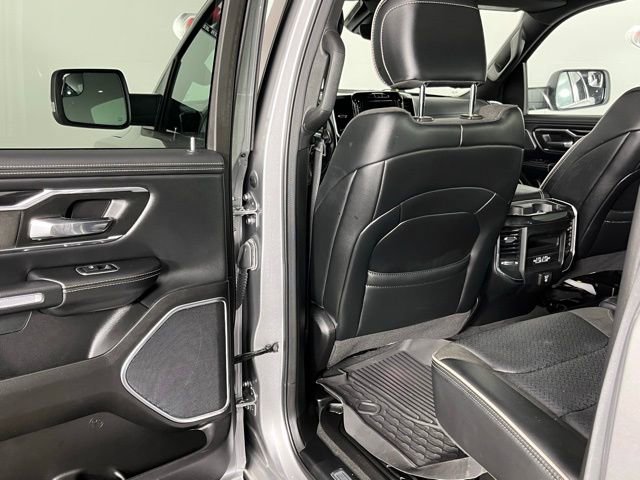 Used 2022 RAM 1500 Laramie AWD/4WD image 29