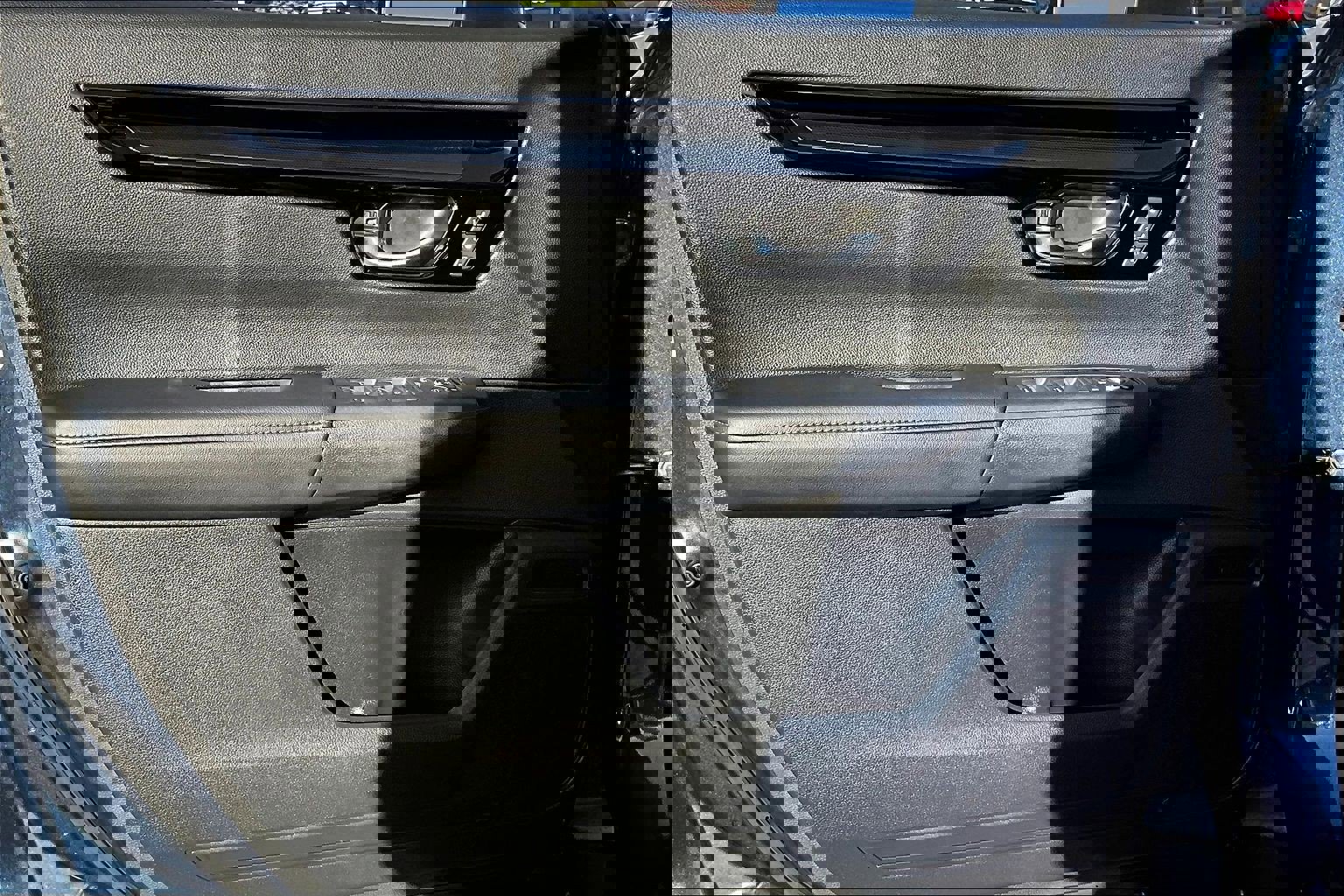 Used 2025 Honda CR-V EX-L image 18