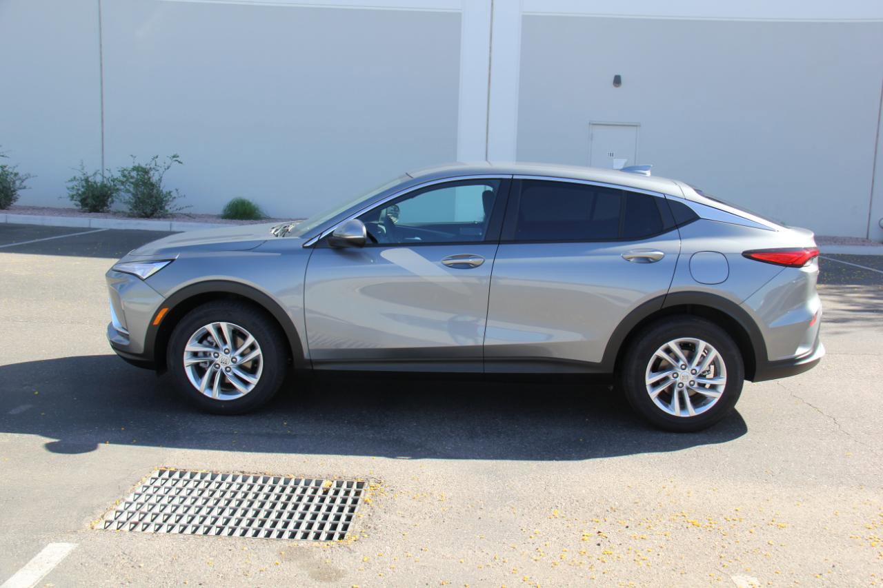 Used 2025 Buick Envista Preferred w/ Convenience I Package image 8