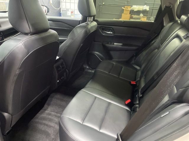 Certified 2025 Nissan Rogue SL w/ Tech Package image 25