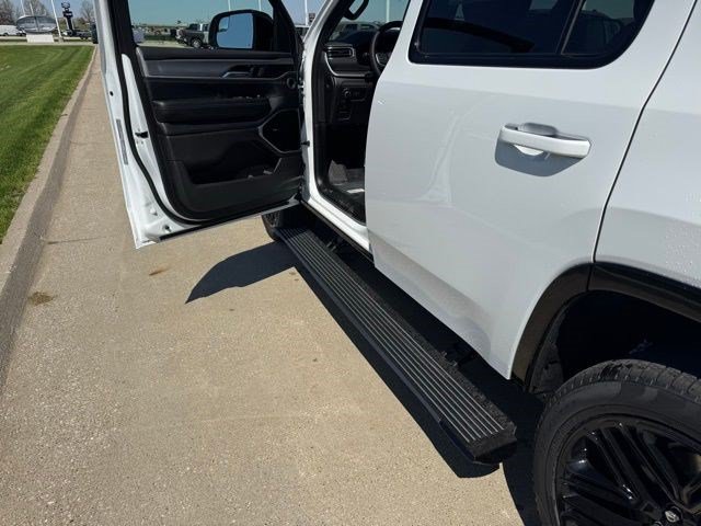 New 2026 Jeep Grand Wagoneer Limited AWD/4WD image 10