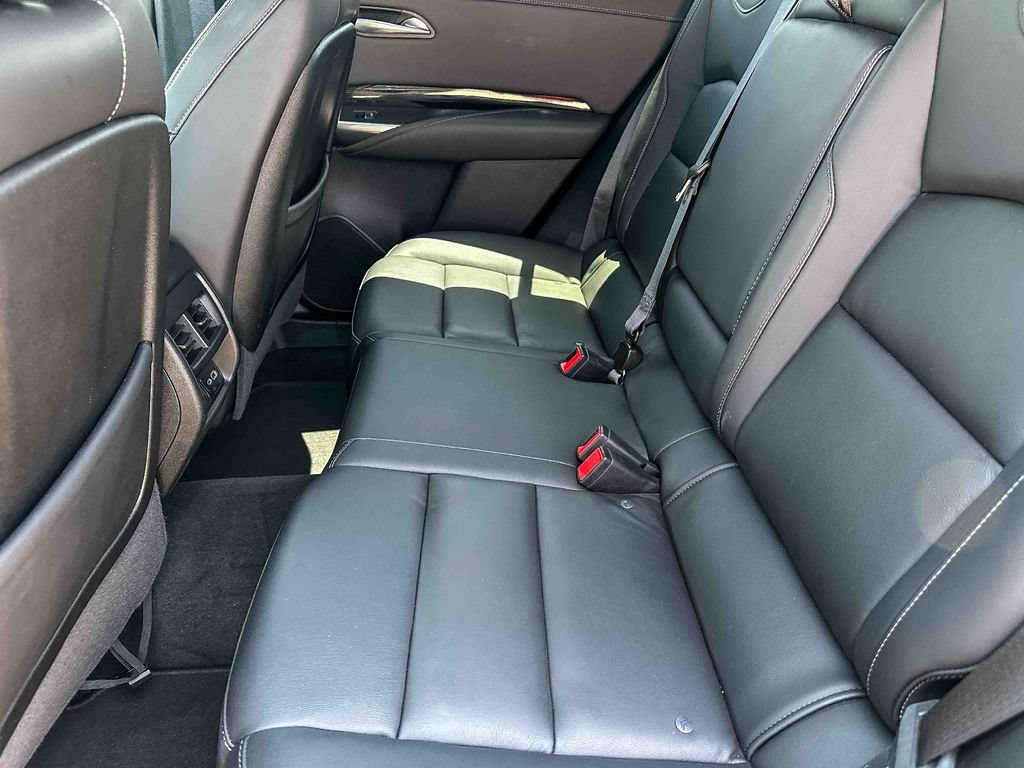 Used 2024 Cadillac XT4 Luxury w/ Cold Weather Package FWD image 18