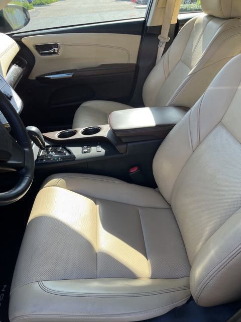 Used 2016 Toyota Avalon Limited w/ Toyota Safety Sense Package FWD image 12