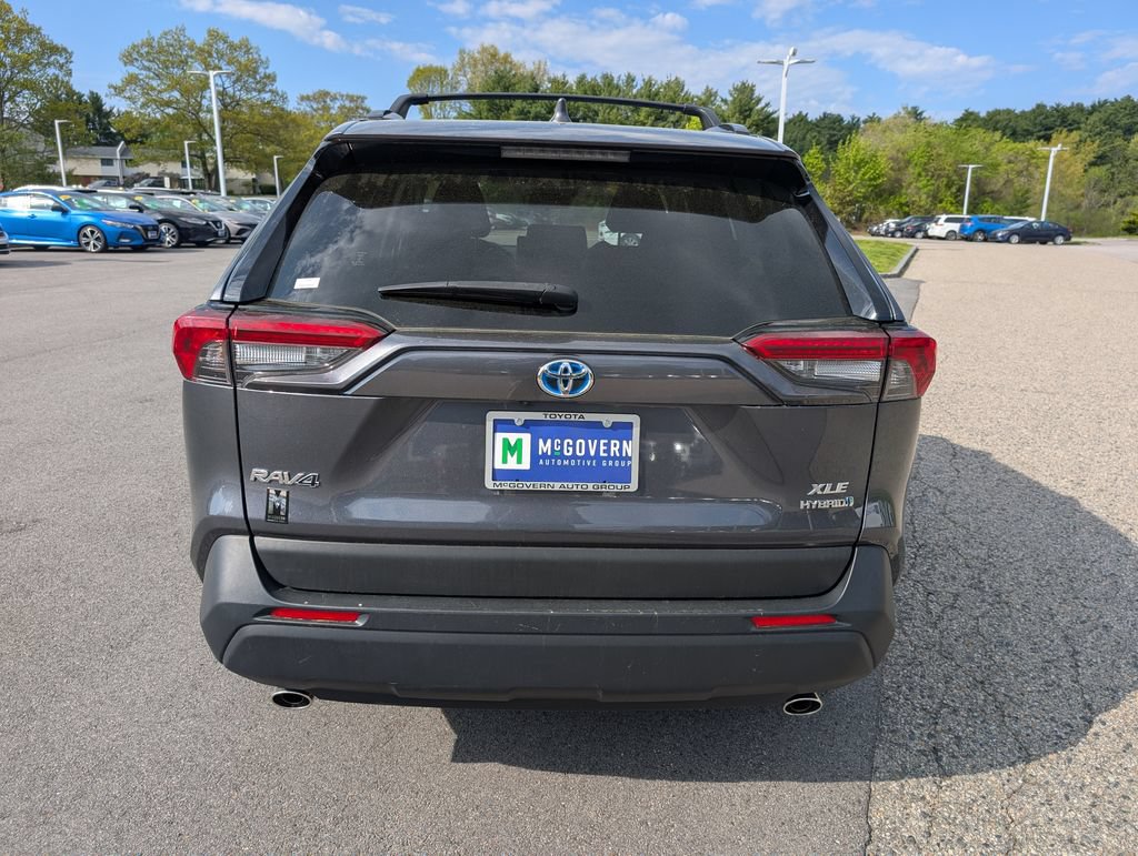 Used 2023 Toyota RAV4 XLE Premium AWD/4WD image 4
