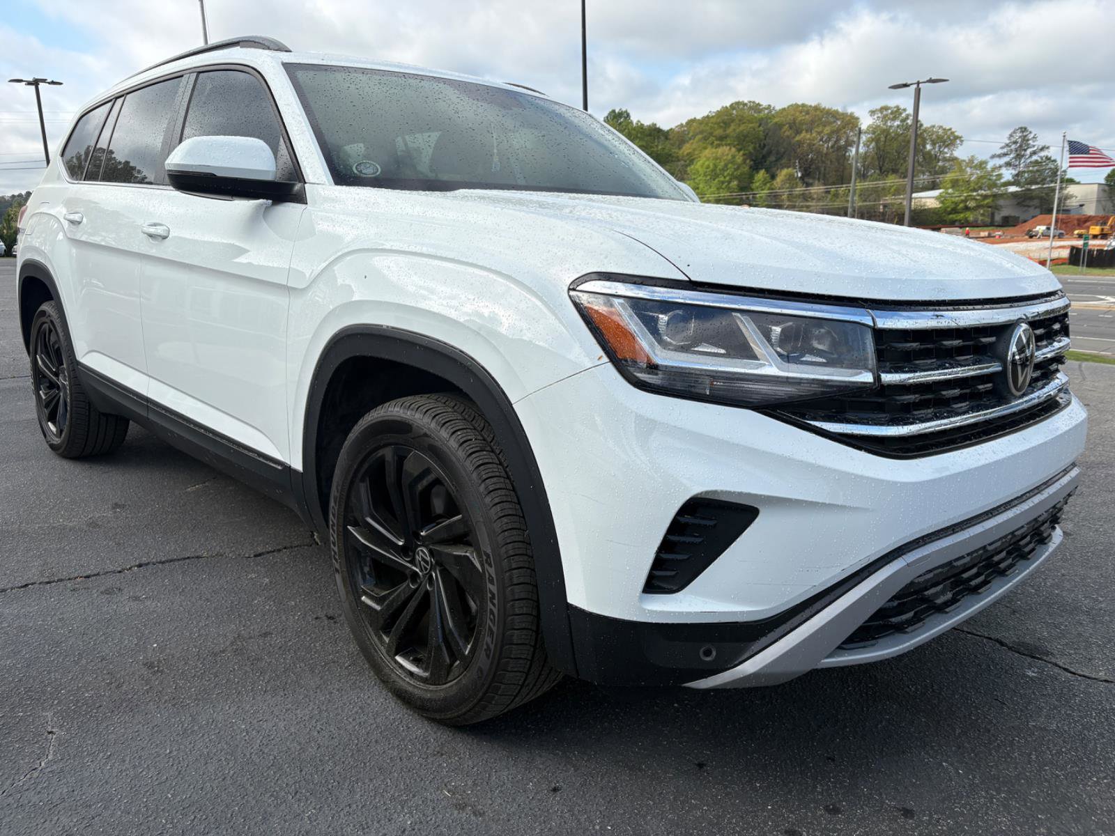 Used 2022 Volkswagen Atlas SE image 3