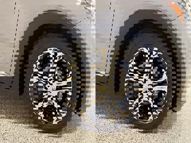 Used 2020 Chevrolet Bolt Premier w/ Infotainment Package image 33