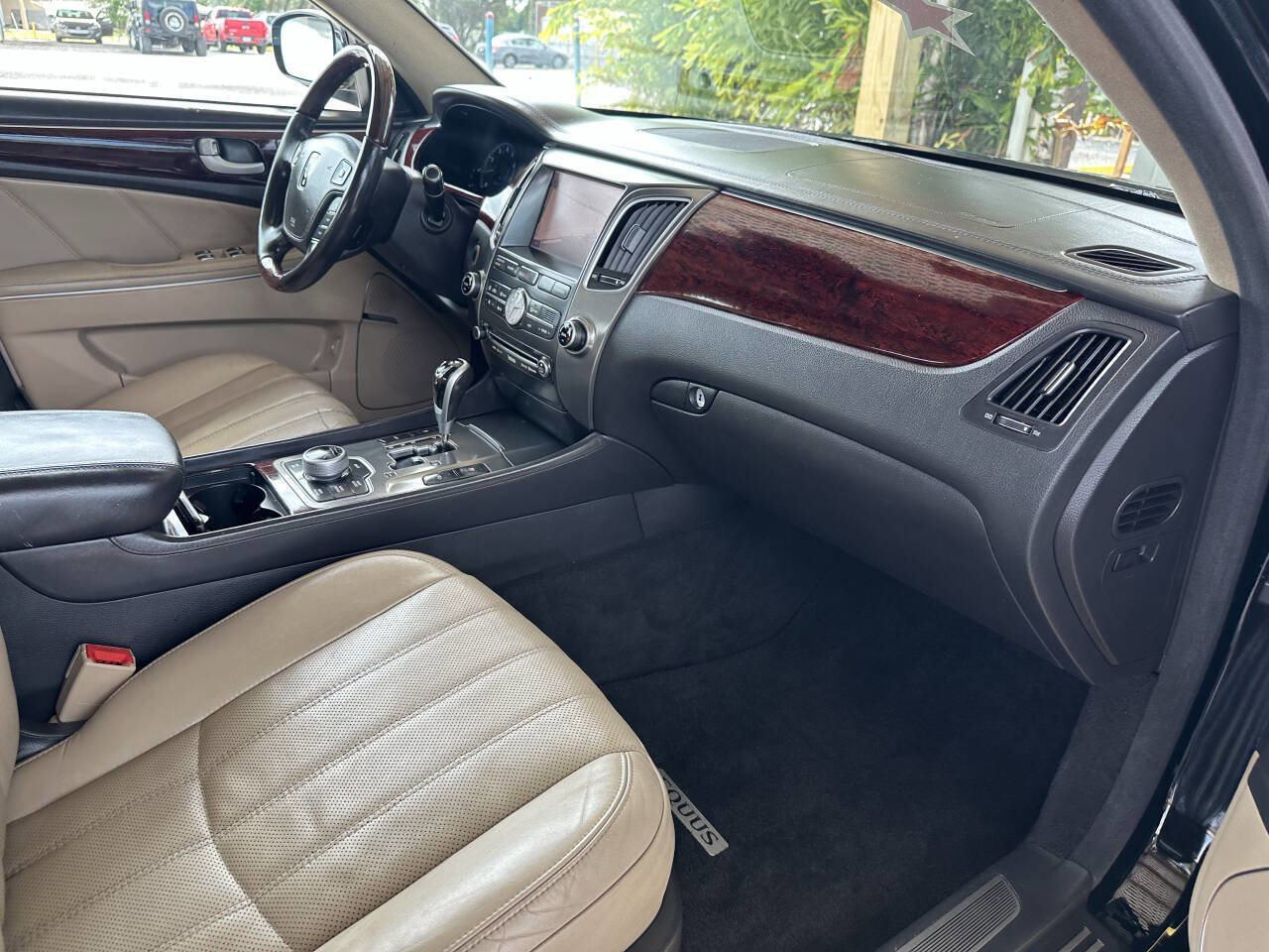 Used 2012 Hyundai Equus Signature RWD image 14