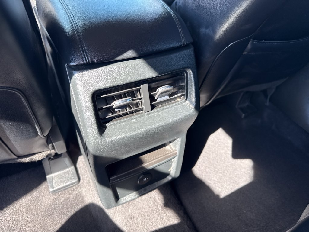 Used 2024 Ford Edge SEL AWD/4WD image 17