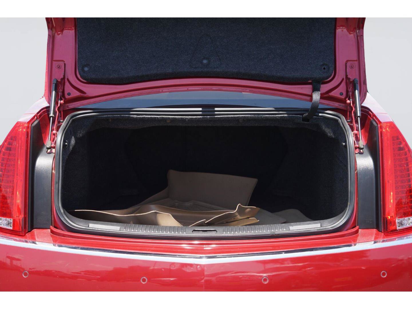 Used 2012 Cadillac CTS Premium RWD image 32