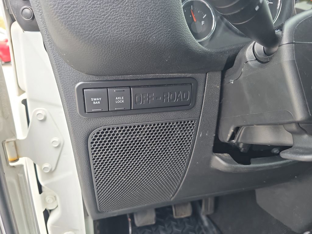 Used 2017 Jeep Wrangler Unlimited Rubicon w/ Connectivity Group image 19