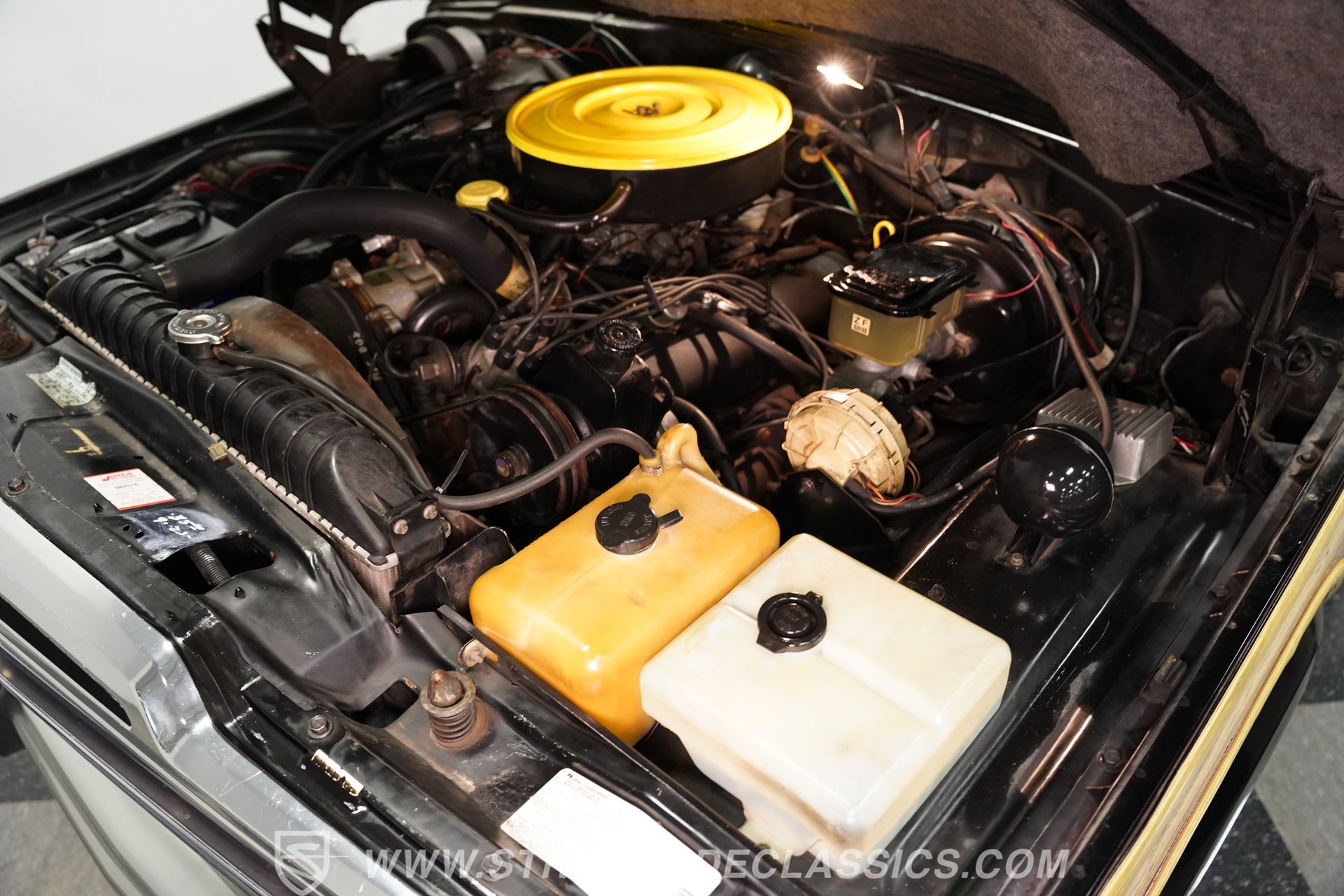 Used 1988 Jeep Grand Wagoneer image 27