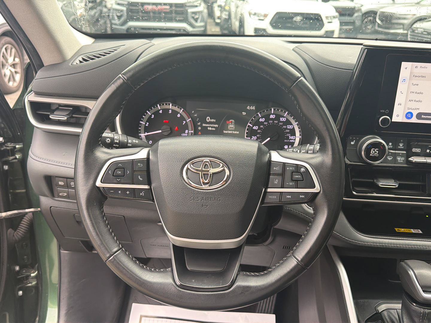 Used 2023 Toyota Highlander XLE AWD/4WD image 15