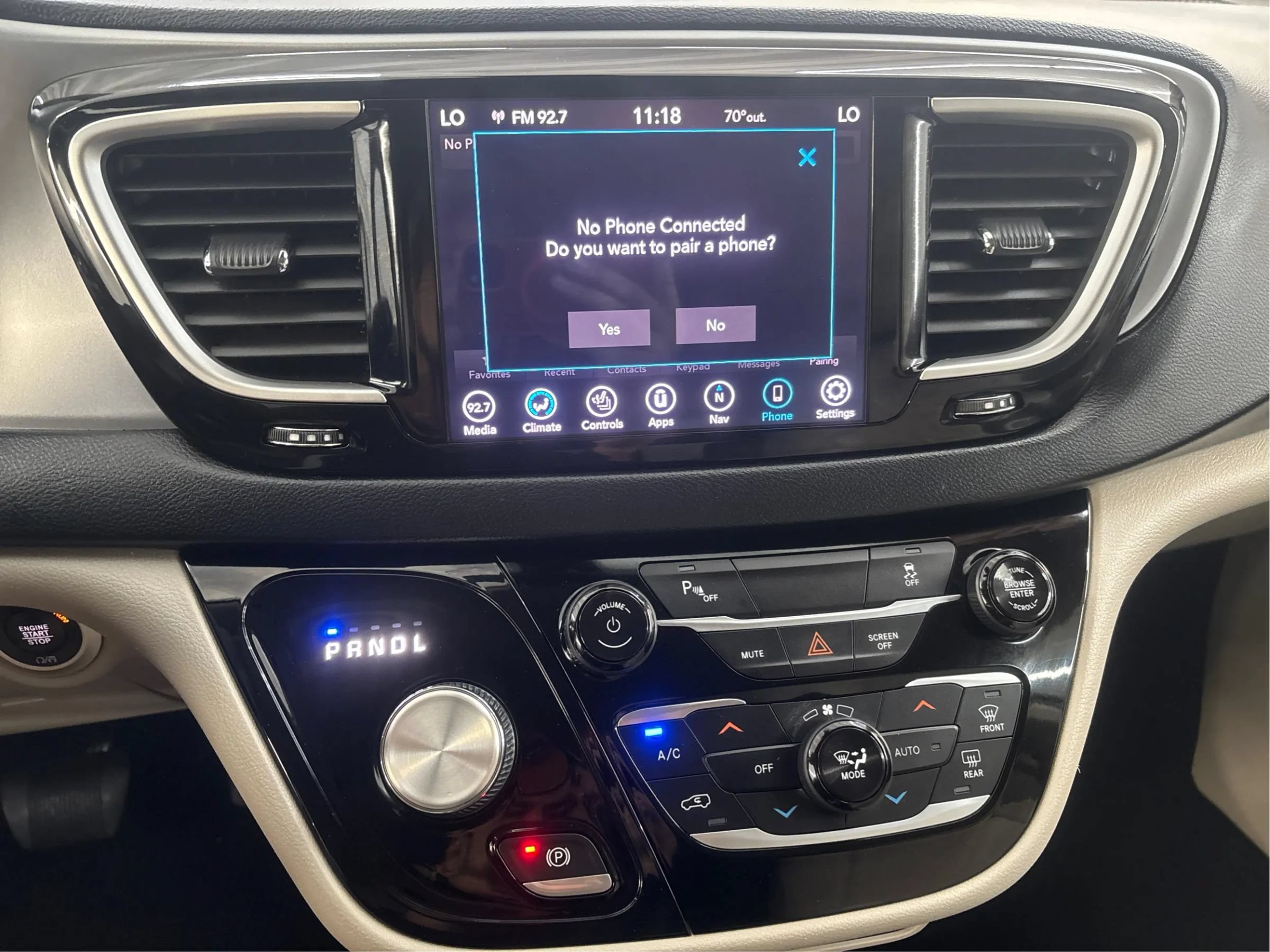 Used 2020 Chrysler Pacifica Touring-L FWD image 44