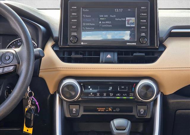 Used 2021 Toyota RAV4 LE image 15