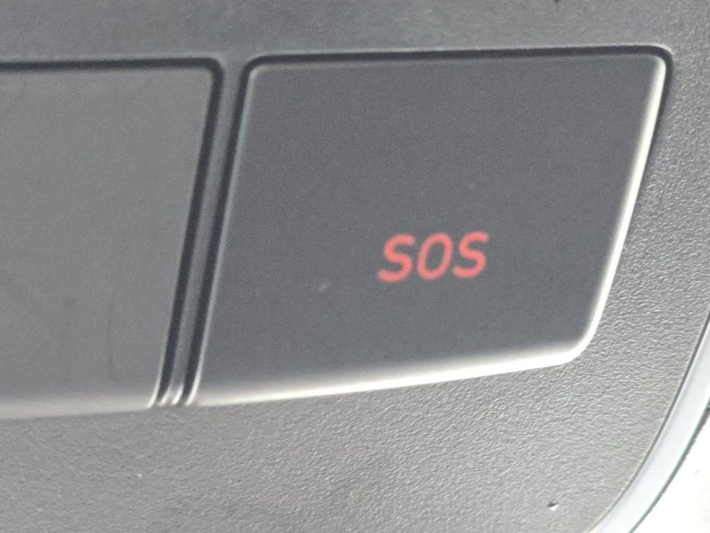 Used 2022 Hyundai Santa Cruz SEL Premium w/ Cargo Package image 7