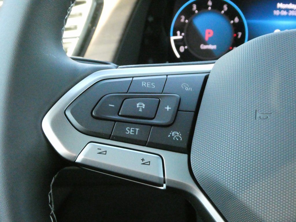 New 2026 Volkswagen Atlas SE image 10