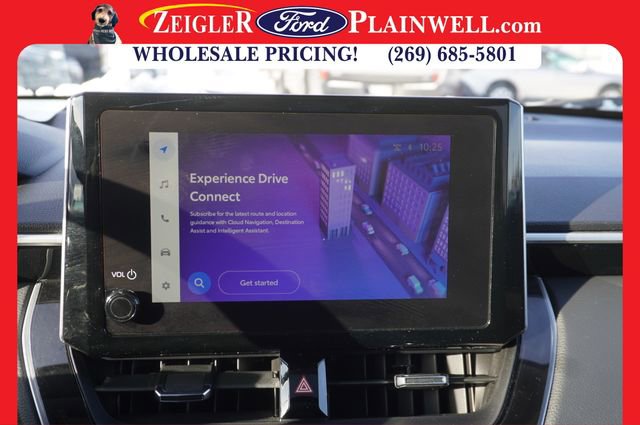 Used 2023 Toyota Corolla Cross XLE w/ Convenience Package image 17