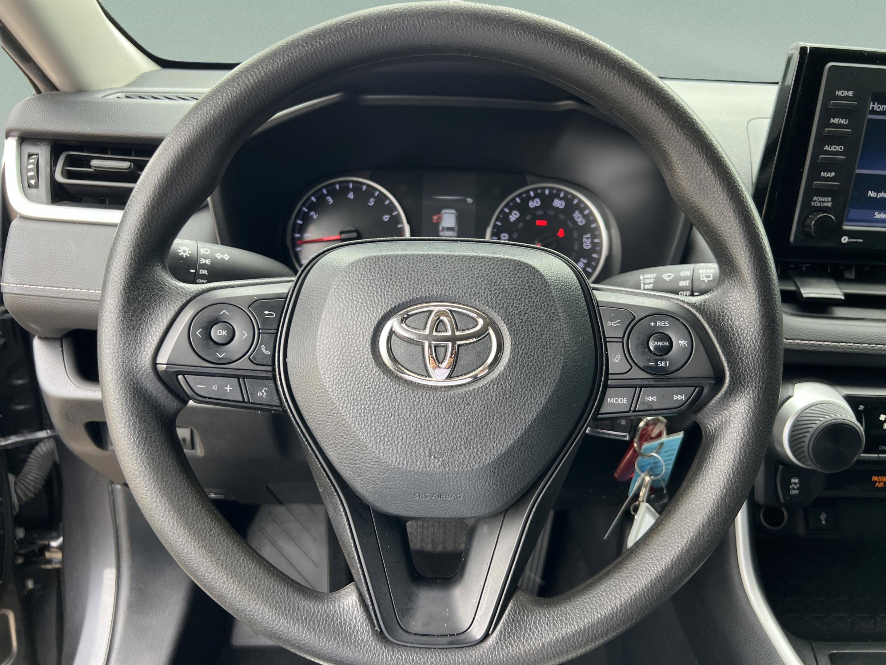 Used 2022 Toyota RAV4 LE FWD image 10