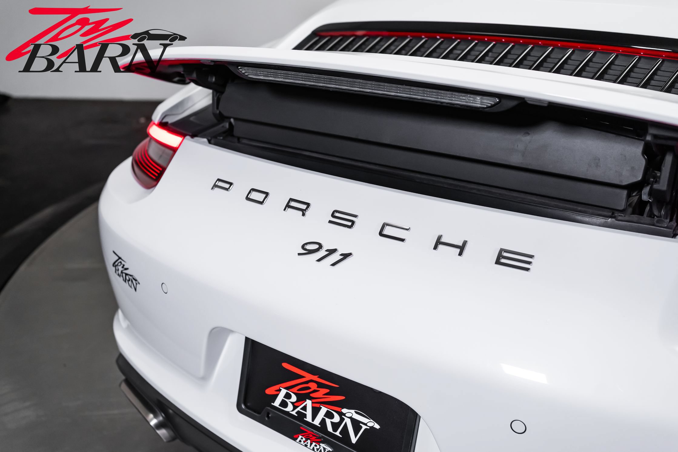 Used 2017 Porsche 911 Carrera RWD image 21