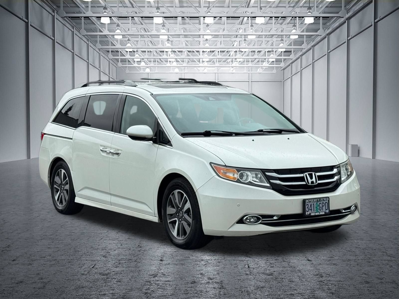 Used 2014 Honda Odyssey Touring Elite image 4