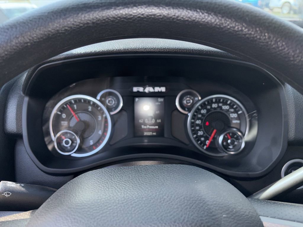 Used 2024 RAM 2500 Tradesman w/ Chrome Appearance Group image 12