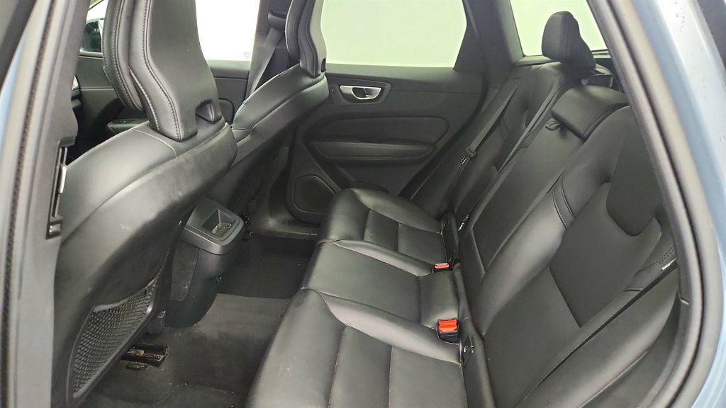 Used 2024 Volvo XC60 B5 Core image 20