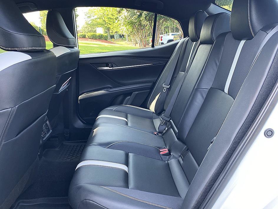 Used 2025 Toyota Camry SE FWD image 12