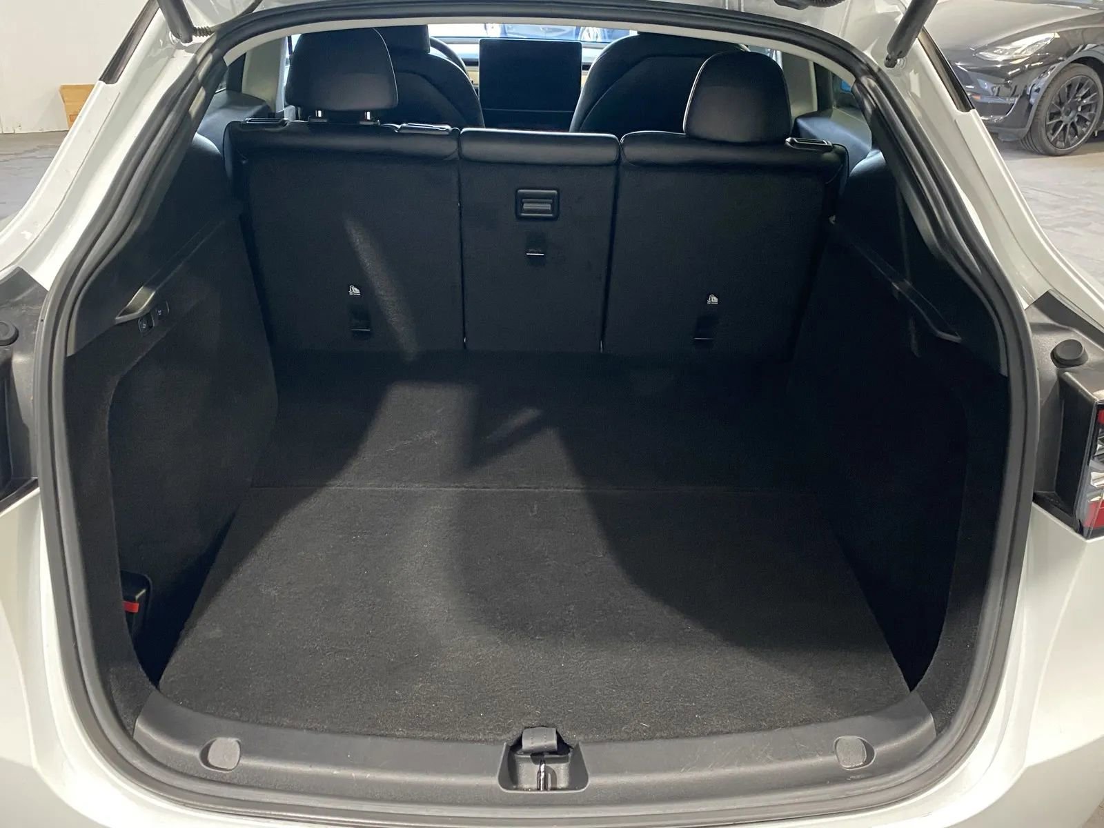 Used 2023 Tesla Model Y 2WD image 8