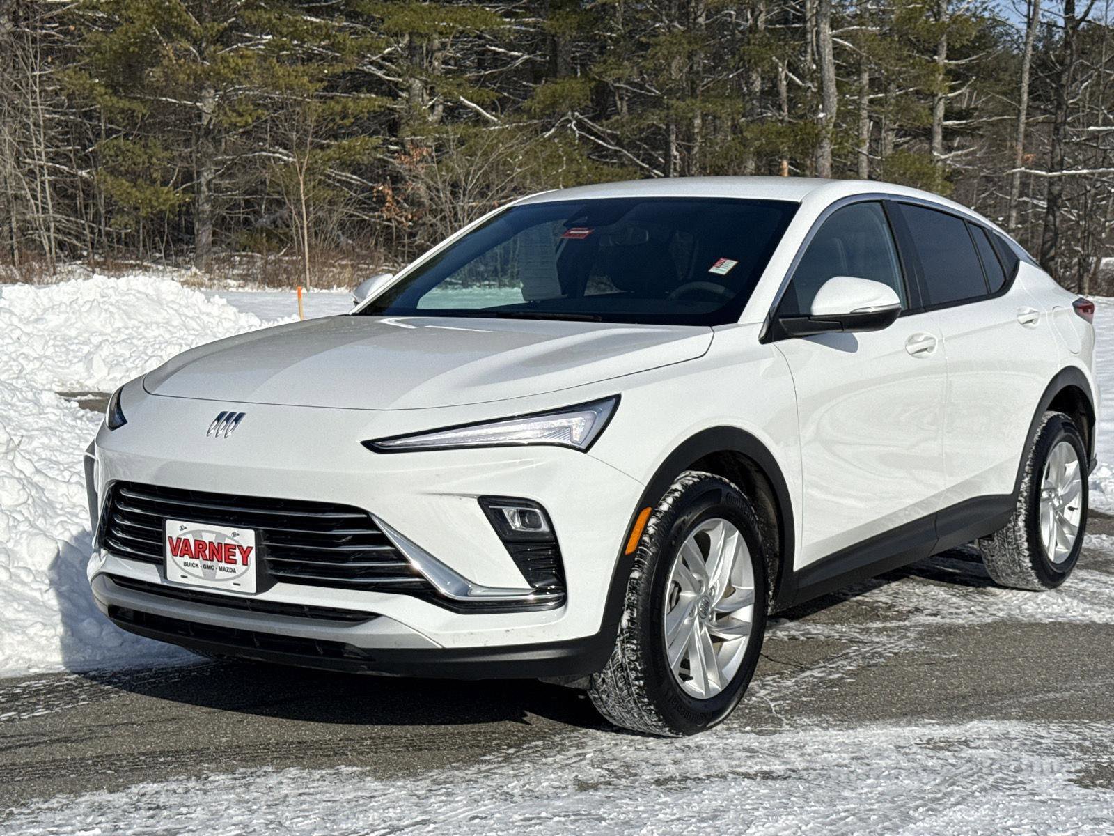 Used 2024 Buick Envista Preferred w/ Advanced Safety Package image 1