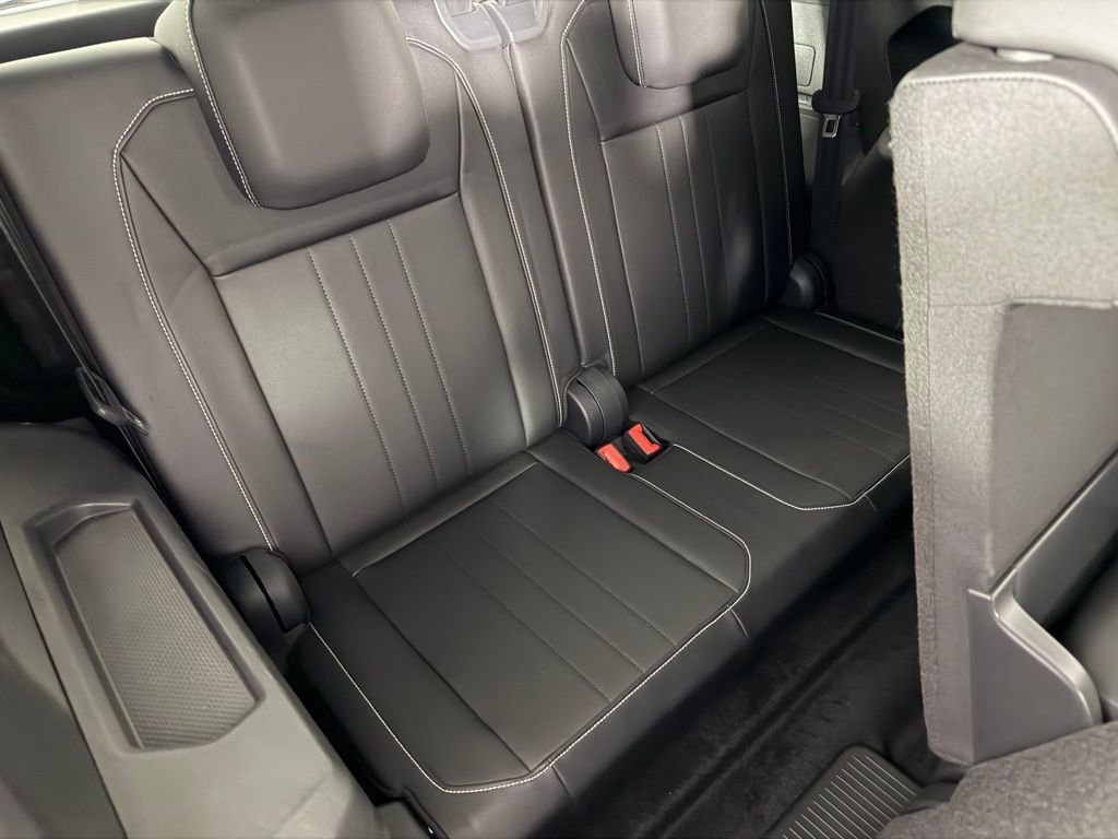 Used 2022 Volkswagen Tiguan SE R-Line image 28