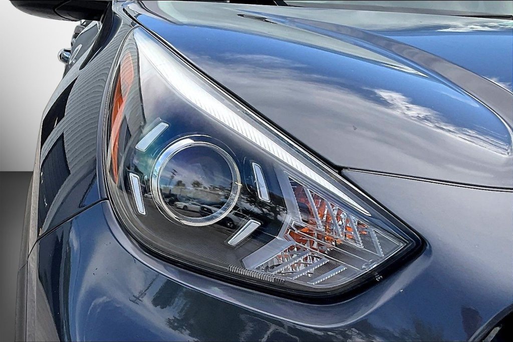 Used 2020 Kia Niro EX FWD image 31