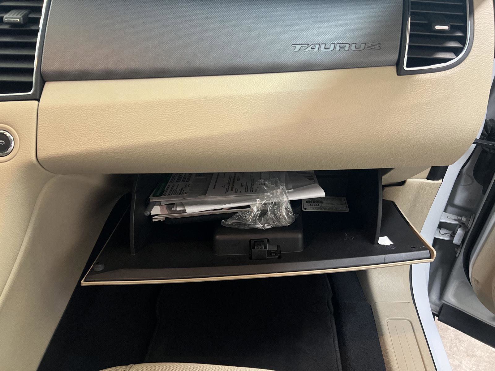 Used 2019 Ford Taurus SE image 27