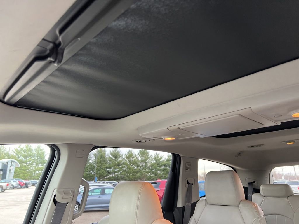 Used 2011 Chevrolet Traverse LTZ image 14