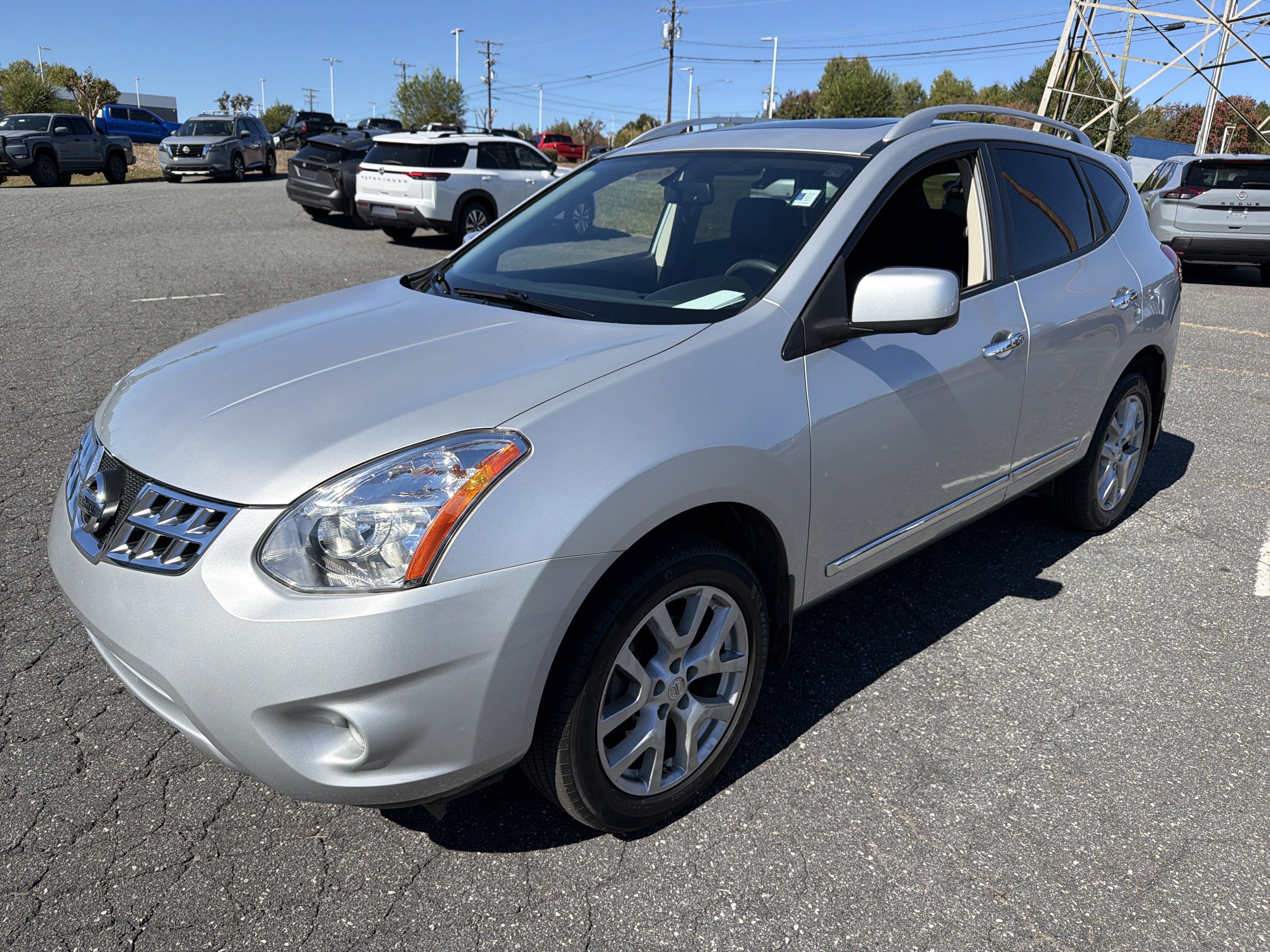Used 2013 Nissan Rogue SL AWD/4WD image 1