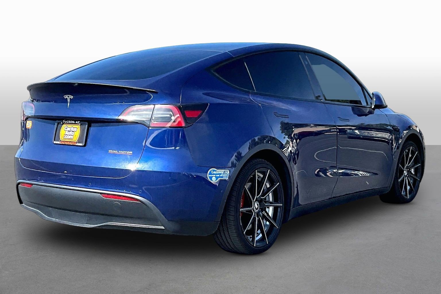 Used 2021 Tesla Model Y Performance AWD/4WD image 2